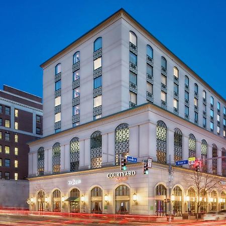 Courtyard By Marriott Stamford Downtown Hotell Exteriör bild