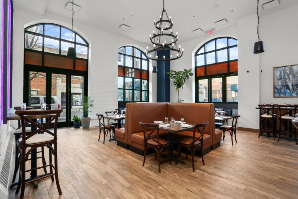 Courtyard By Marriott Stamford Downtown Hotell Exteriör bild