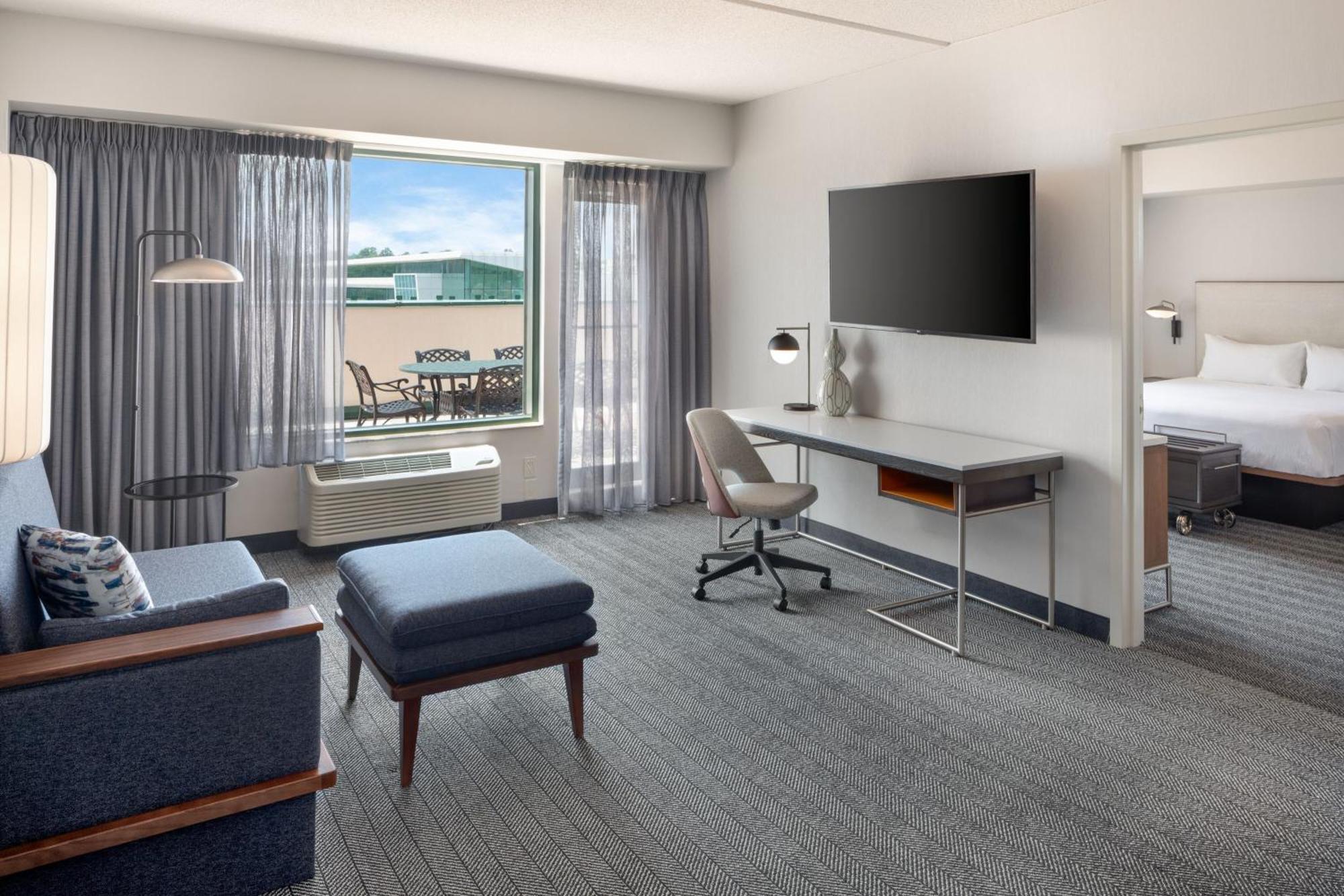 Courtyard By Marriott Stamford Downtown Hotell Exteriör bild