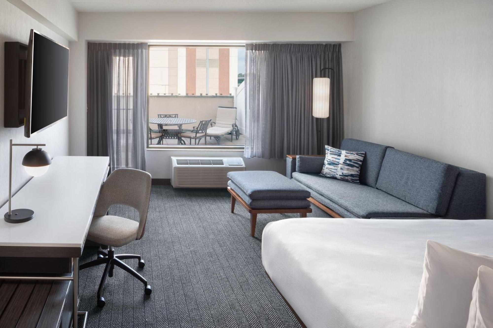 Courtyard By Marriott Stamford Downtown Hotell Exteriör bild