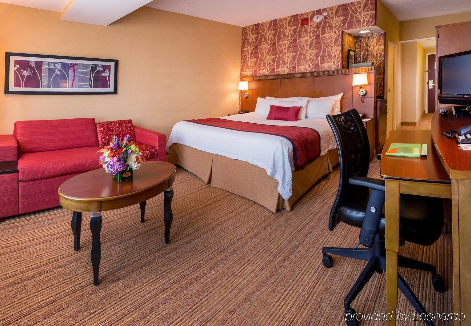 Courtyard By Marriott Stamford Downtown Hotell Exteriör bild